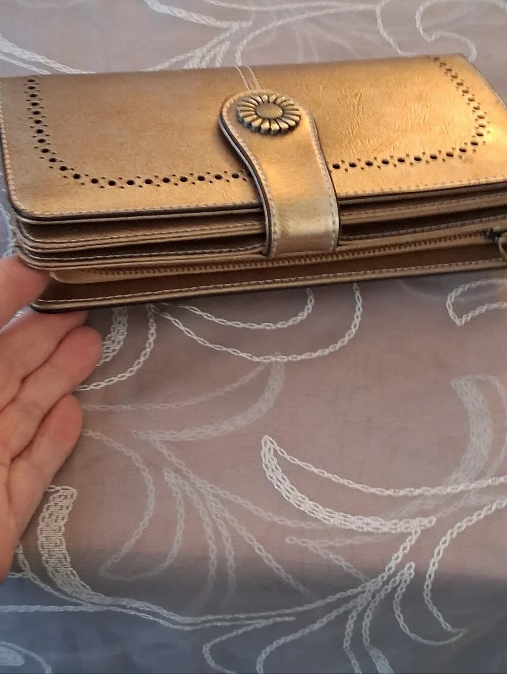 Sendifin Large Capacity Goldtone Clutch Wallet W/RFID Blocking